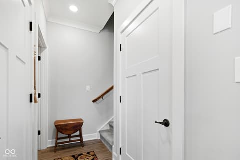 Stairs — 4423 W Preserve Pass, New Palestine, IN
