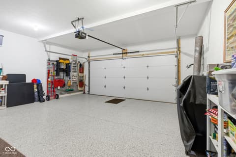 Garage at 4423 W Preserve Pass, New Palestine, IN