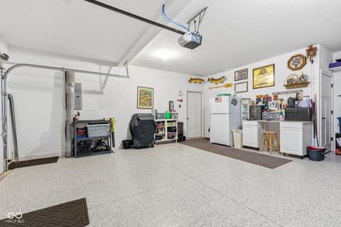 Garage at 4423 W Preserve Pass, New Palestine, IN