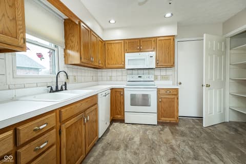 Photo of 1025 Woodridge, Brownsburg, IN
