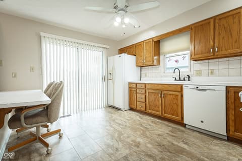 Photo of 1025 Woodridge, Brownsburg, IN