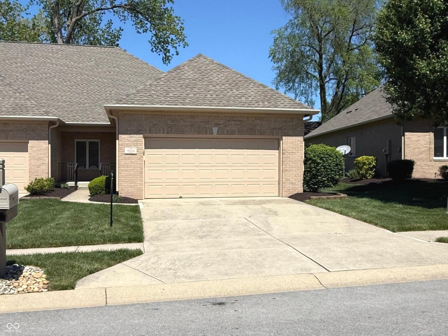Photo of 1370 Heron Ridge Boulevard, Greenwood, IN