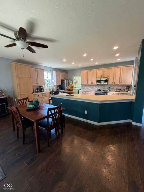 Photo of 4677 W Harvest Way, New Palestine, IN