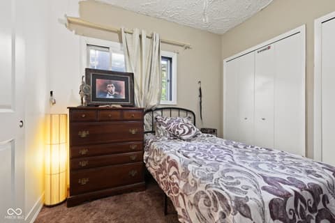 Photo of 2443 Meridian Street, Anderson, IN