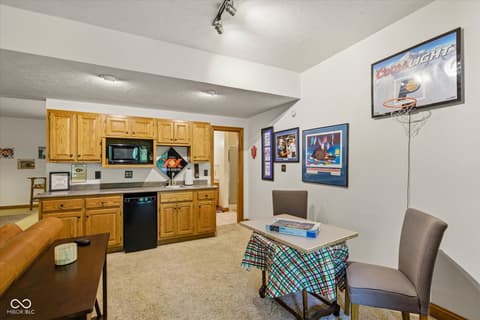Photo of 1353 Bur Oak Court, Avon, IN