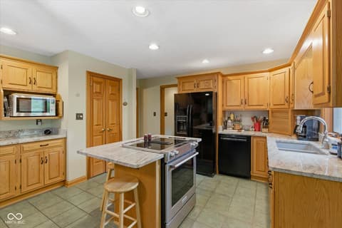 Photo of 1353 Bur Oak Court, Avon, IN