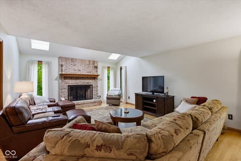 Photo of 1353 Bur Oak Court, Avon, IN