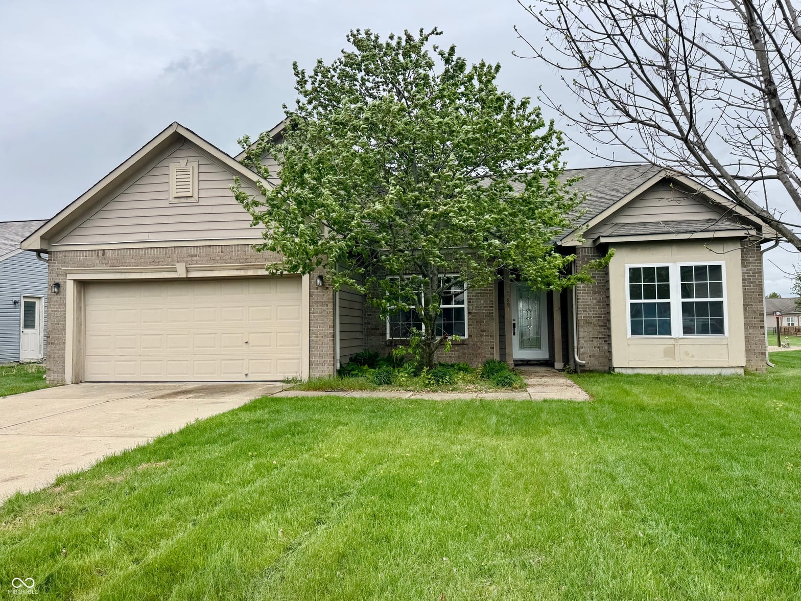 Photo of 3789 Indigo Blue Boulevard, Whitestown, IN