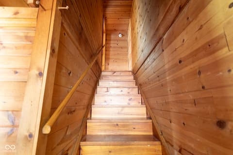 Stairs — 6191 Possum Trot Road, Unionville, IN