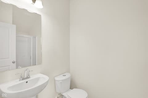 Bathroom at 3951 Sandpiper Way, Brownsburg, IN