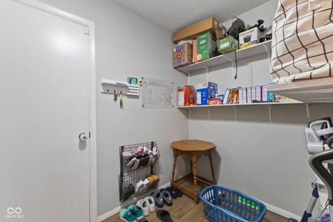 Photo of 8109 Laura Lynne Lane, Indianapolis, IN