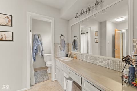 Photo of 8109 Laura Lynne Lane, Indianapolis, IN