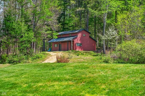 Photo of 5980 Pine Tree Lane, Morgantown, IN