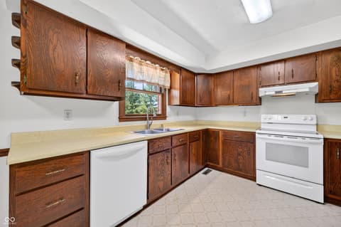 Photo of 1546 W 750 S, Trafalgar, IN