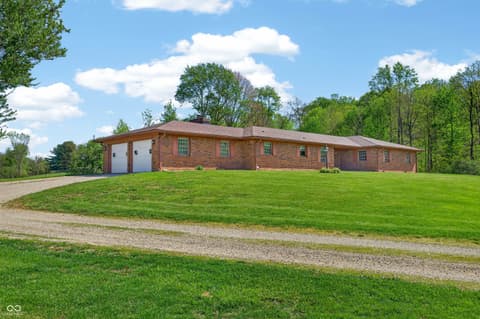 Photo of 1546 W 750 S, Trafalgar, IN