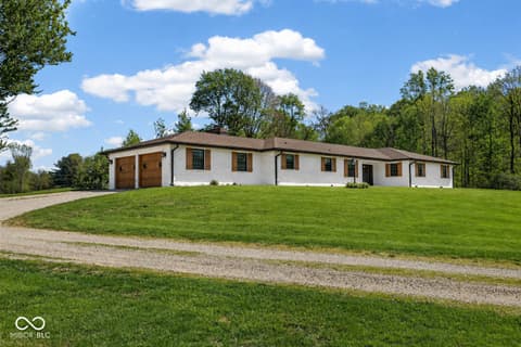 Photo of 1546 W 750 S, Trafalgar, IN