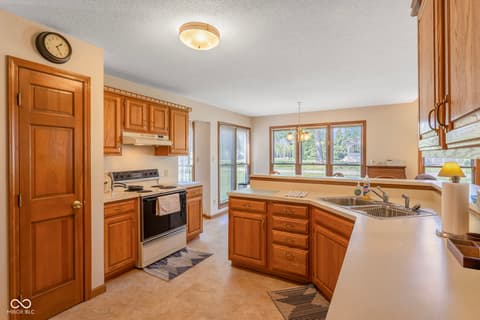 Photo of 601 Coventry Drive, Seymour, IN
