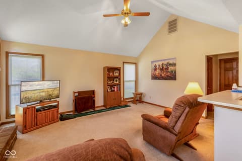 Photo of 601 Coventry Drive, Seymour, IN