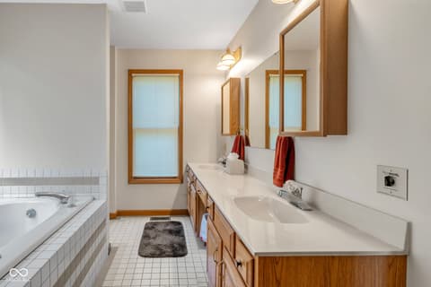 Photo of 601 Coventry Drive, Seymour, IN
