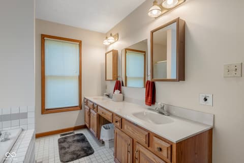 Photo of 601 Coventry Drive, Seymour, IN