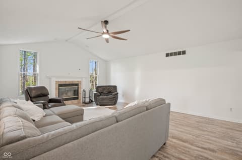 Family room at 268 Lincoln Hill, Coatesville, IN