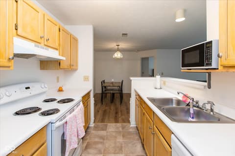 Photo of 8120 Glenwillow Lane, Indianapolis, IN