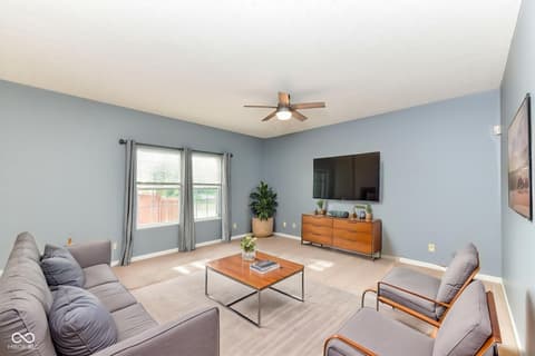 Living room at 5880 Gadsen Drive, Plainfield, IN