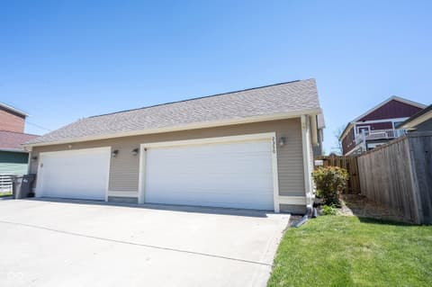 Garage at 2350 N College Avenue, Indianapolis, IN