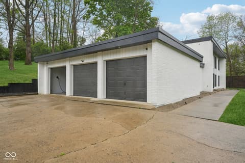 Garage at 6164 Afton Crest, Indianapolis, IN