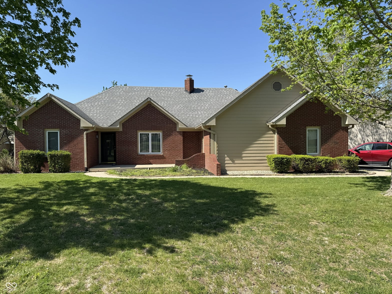 Photo of 8 Downing Drive, Trafalgar, IN