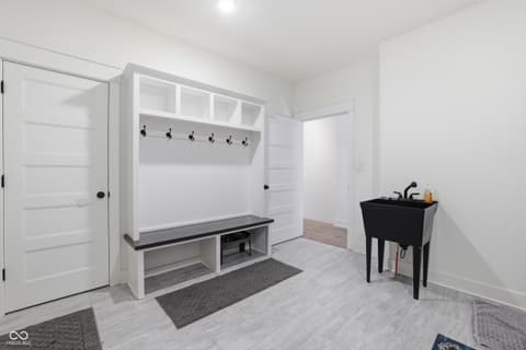 Laundry room at 953 S Lantern Lane, Ellettsville, IN