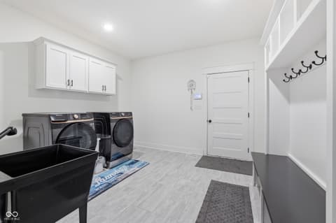 Laundry room at 953 S Lantern Lane, Ellettsville, IN