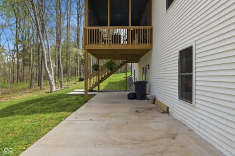 Outdoor living area at 953 S Lantern Lane, Ellettsville, IN