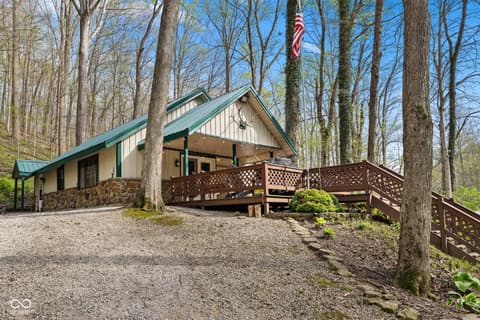 Photo of 11040 E Purdue Farm Road, Dubois, IN