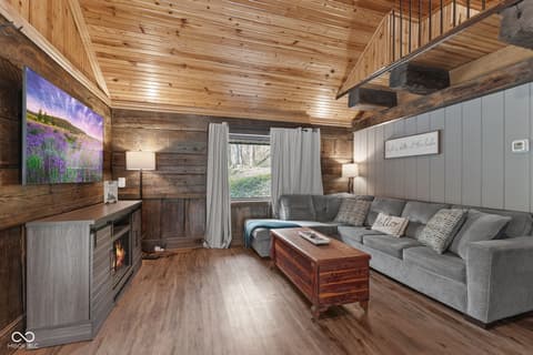 Photo of 11040 E Purdue Farm Road, Dubois, IN
