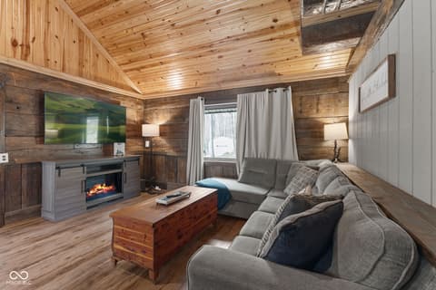 Photo of 11040 E Purdue Farm Road, Dubois, IN