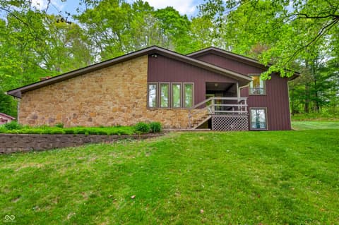 Photo of 6966 E State Road 252, Morgantown, IN