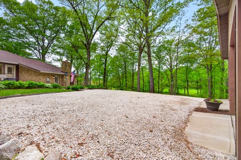 Photo of 6966 E State Road 252, Morgantown, IN