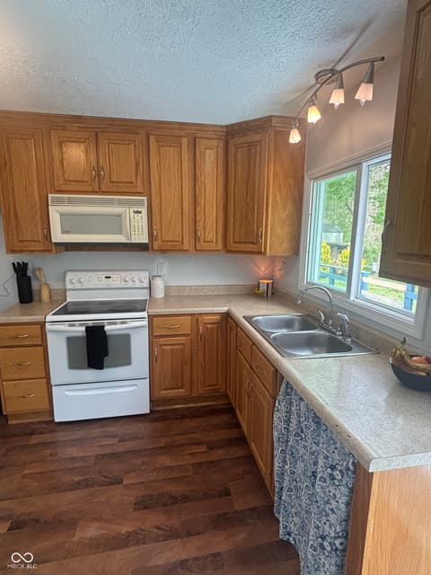 Photo of 1535 N Mohican Trail, Greensburg, IN