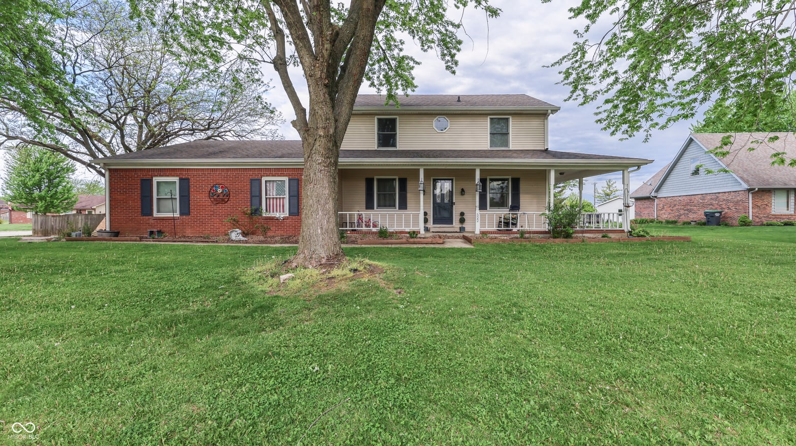 Photo of 522 La Reforma Drive, Greenwood, IN