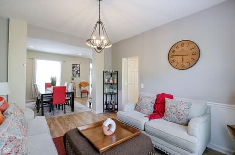 Living room at 10328 Ridge Line Court, Indianapolis, IN
