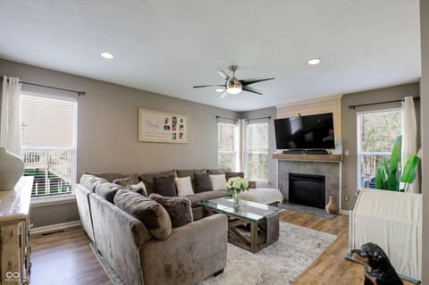 Family room at 10328 Ridge Line Court, Indianapolis, IN