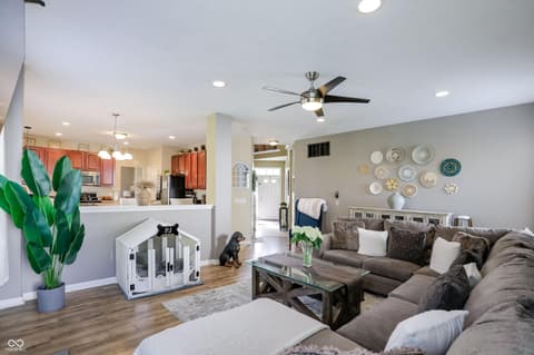 Family room at 10328 Ridge Line Court, Indianapolis, IN