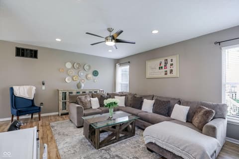 Family room at 10328 Ridge Line Court, Indianapolis, IN