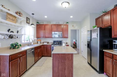 Kitchen at 10328 Ridge Line Court, Indianapolis, IN