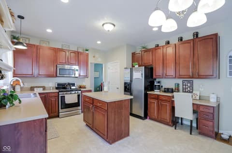 Kitchen at 10328 Ridge Line Court, Indianapolis, IN