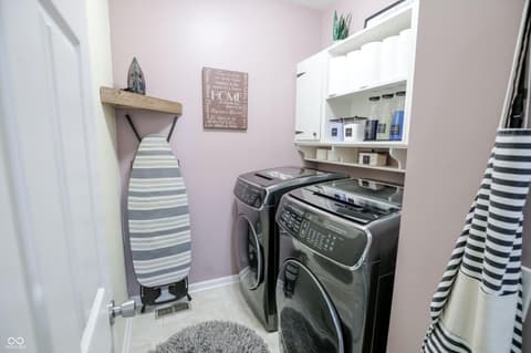 Laundry room at 10328 Ridge Line Court, Indianapolis, IN