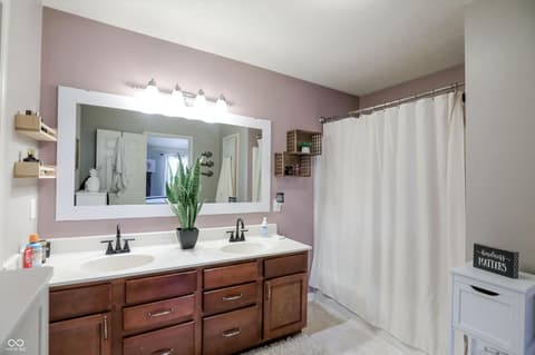 Primary bathroom at 10328 Ridge Line Court, Indianapolis, IN