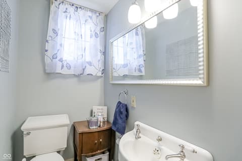Photo of 403 E Wabash Avenue, Crawfordsville, IN