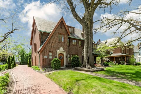 Photo of 403 E Wabash Avenue, Crawfordsville, IN
